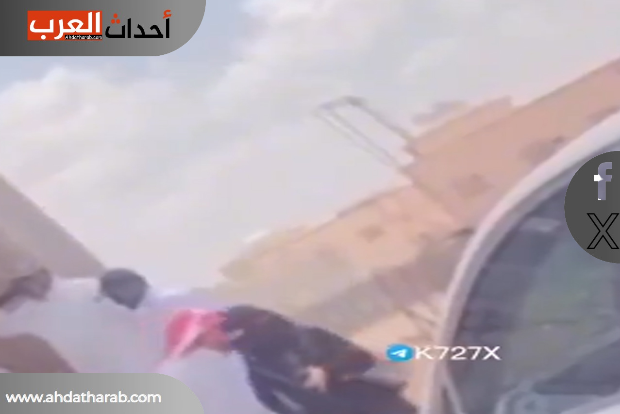 فيديو سعودي يتحرش بمنقبة في الشارع وامام الجميع فيديو سعودي يتحرش بمنقبة