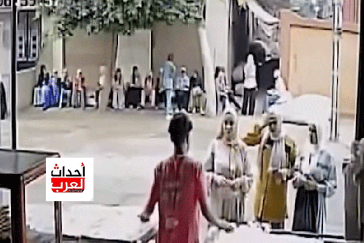 فيديو اخر لحظات صبايا العنب قبل وفاتهم وهم يركبون الميكروباص "كاميرات المراقبة" فيديو اخر لحظات صبايا العنب قبل وفاتهم وهم يركبون الميكروباص "كاميرات المراقبة"