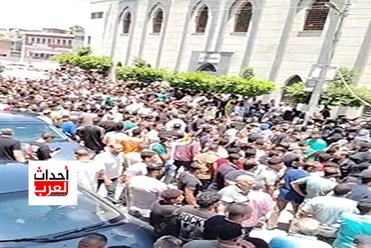 جنازة الفنان احمد عامر في سمنود و حشود جماهيرية من محبيه حقيقة وجود شبهة جنائية في وفاة الفنان احمد عامر واغلاق المسجد على جثمانة وطلب توقع الكشف عليه