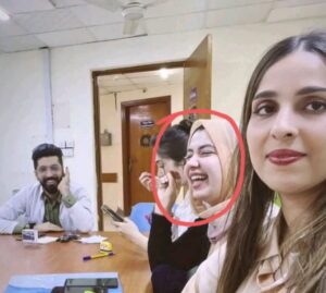 إبتسامة مشرقة