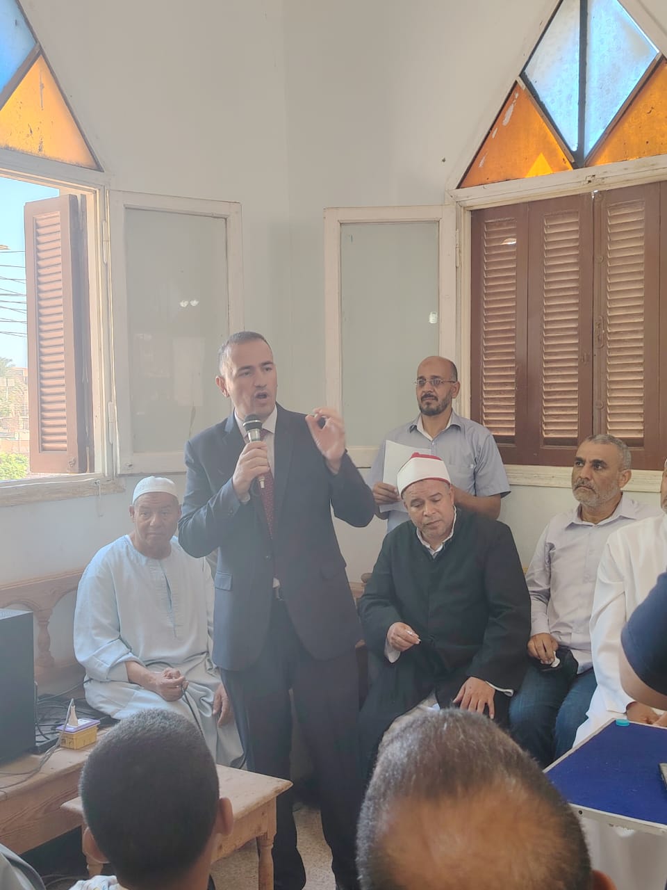 مجموعة التكافل الاجتماعي بالقايات برئاسة الدكتور محمد مخلوف القاياتي تكرم المعلمين والاوائل